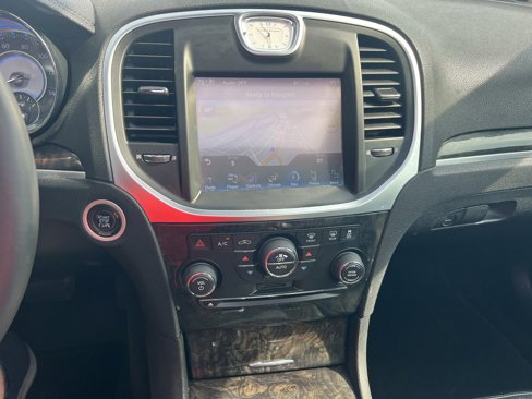 Used 2013 Chrysler 300 C image 35