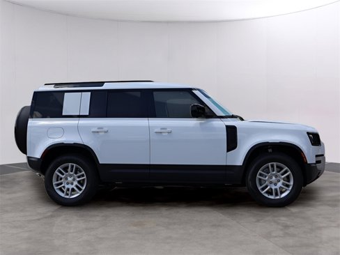 New 2025 Land Rover Defender 110 S image 4