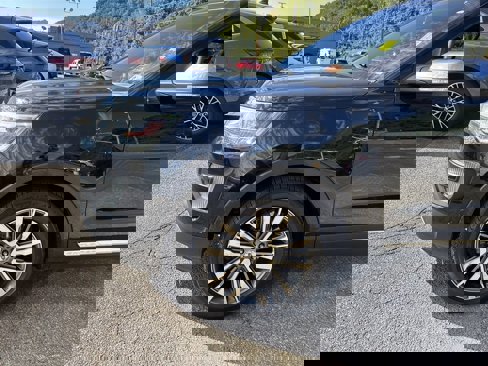 Used 2017 Ford Explorer Platinum image 9