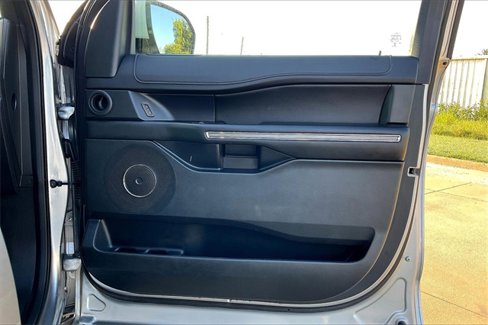 Used 2021 Ford Expedition Max XLT image 24