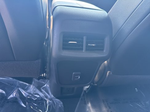 Used 2023 Chevrolet Equinox Premier image 29