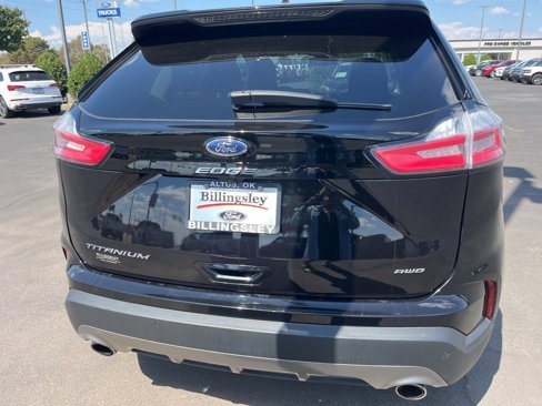 Used 2024 Ford Edge Titanium image 5