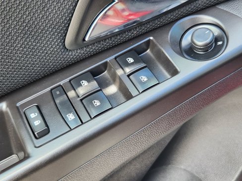 Used 2015 Chevrolet Cruze LT image 11