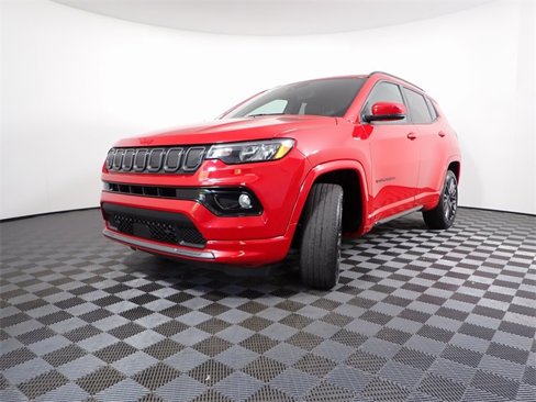 Used 2022 Jeep Compass Limited image 9