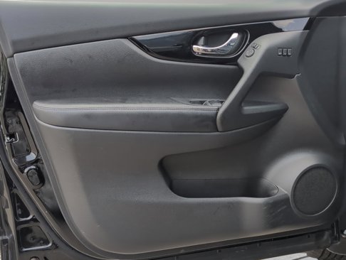 Used 2022 Nissan Rogue Sport SV image 8
