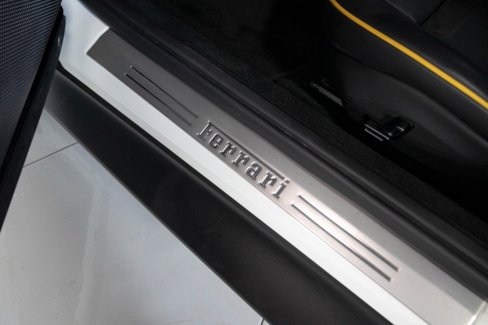 Used 2022 Ferrari Roma image 38