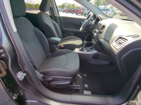 Used 2018 Jeep Compass Sport image 25