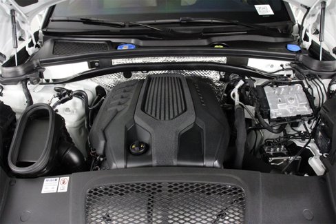 Certified 2024 Porsche Macan image 26