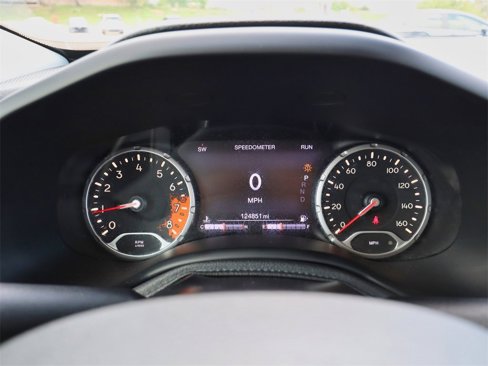 Used 2017 Jeep Renegade Limited image 21