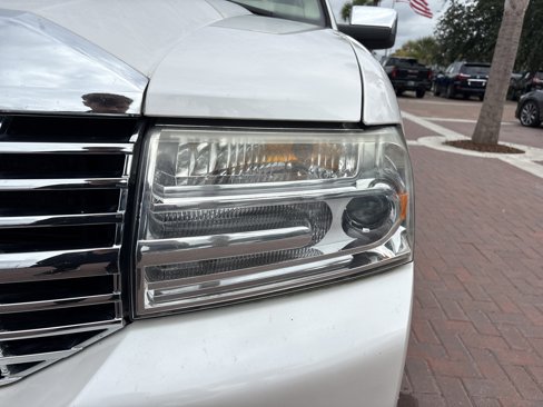 Used 2009 Lincoln Navigator 4WD image 6