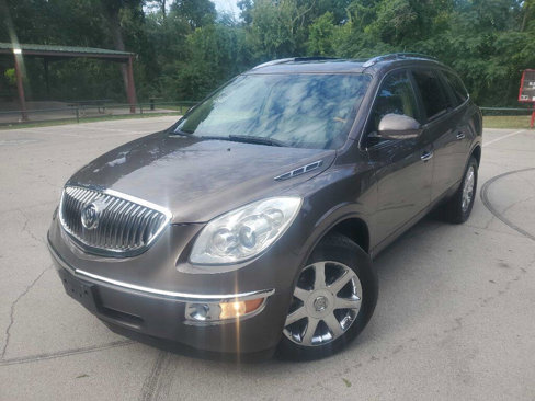 Used 2010 Buick Enclave CXL image 2