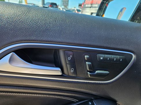 Used 2017 Mercedes-Benz GLA 250 4MATIC image 23