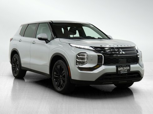 Used 2024 Mitsubishi Outlander ES image 7