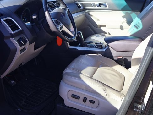Used 2014 Ford Explorer XLT w/ Equipment Group 202A image 4