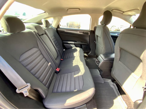 Used 2019 Ford Fusion SE image 28