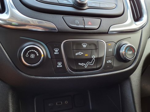 Used 2023 Chevrolet Equinox LT image 11