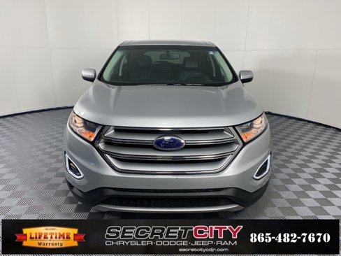 Used 2016 Ford Edge Titanium image 2