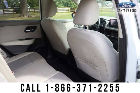 Used 2023 Nissan Rogue SV image 31