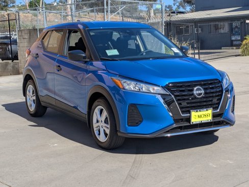 New 2025 Nissan Kicks Play S image 3