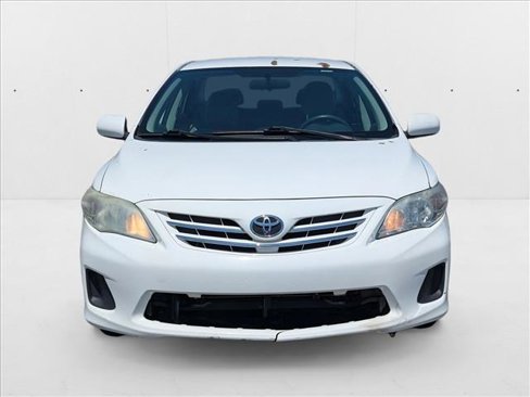 Used 2013 Toyota Corolla LE image 2