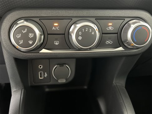 Certified 2025 Nissan Kicks Play S image 16