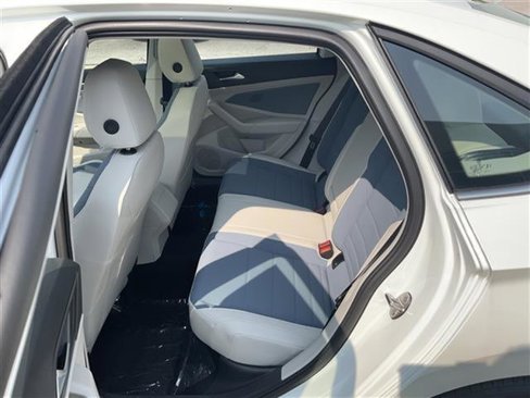 New 2025 Volkswagen Jetta SE image 6