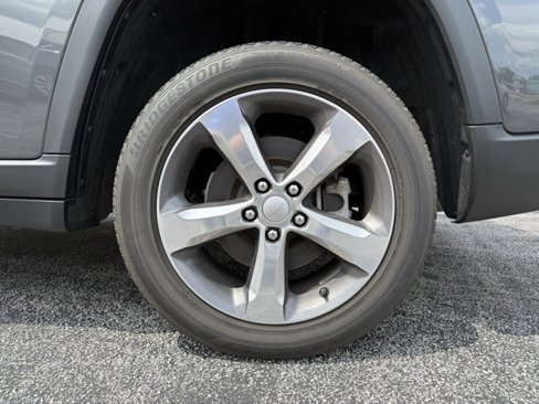 Used 2022 Jeep Grand Cherokee L Limited image 10