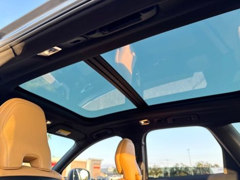 Used 2019 Volvo XC60 T5 Inscription image 16