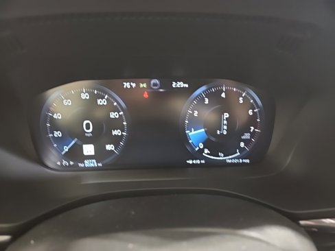 Used 2021 Volvo XC60 T5 Momentum w/ Climate Package image 12