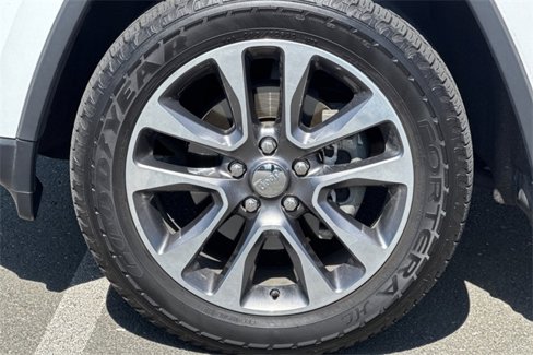 Used 2018 Jeep Grand Cherokee Limited image 43