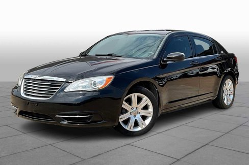 Used 2013 Chrysler 200 Touring w/ S Exterior Appearance Pkg image 2
