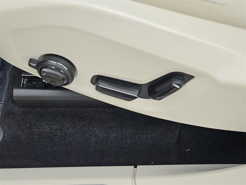 Used 2023 Volvo XC90 T8 Ultimate w/ Protection Package Premier image 26