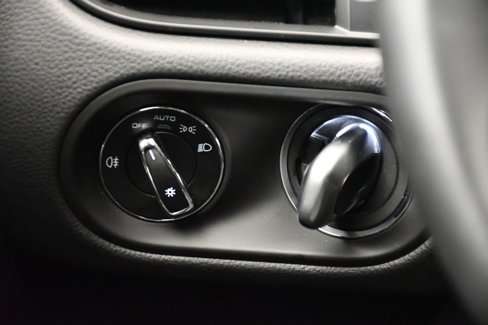 Certified 2025 Porsche Macan Turbo image 26