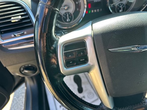 Used 2011 Chrysler 300 Touring image 20