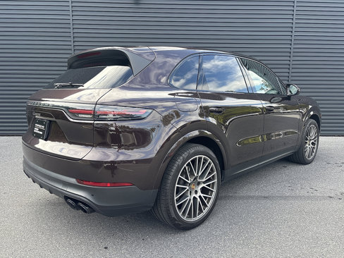 Certified 2022 Porsche Cayenne Platinum Edition image 5