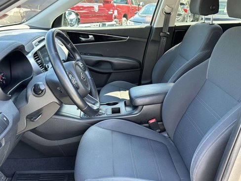 Used 2018 Kia Sorento LX image 8