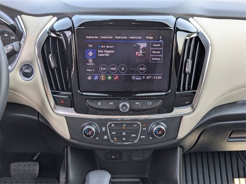 Used 2023 Chevrolet Traverse LT image 17