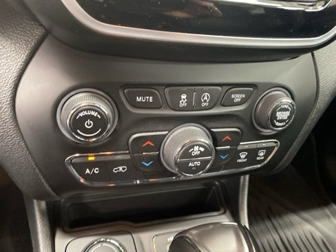 Used 2022 Jeep Cherokee Limited w/ Elite Package image 16