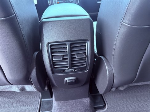 Used 2018 Ford Escape SE w/ SE Sport Appearance Package image 34