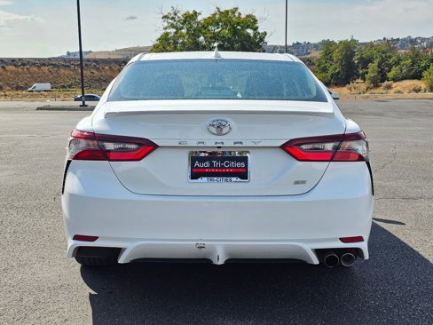 Used 2024 Toyota Camry SE image 5
