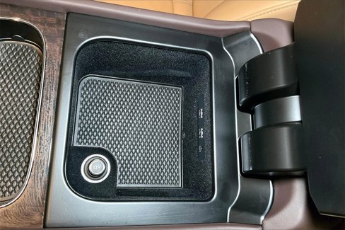 Used 2019 Bentley Bentayga image 36
