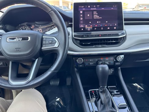 Certified 2022 Jeep Compass Limited image 19