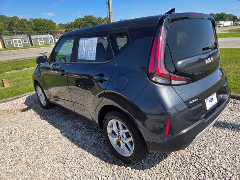 Used 2023 Kia Soul LX w/ Option Group 015 image 3