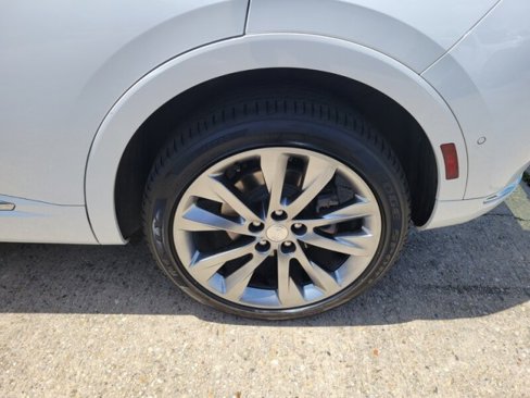 Certified 2021 Buick Envision Avenir w/ Technology Package II image 9