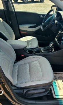 Used 2022 Hyundai Ioniq Limited image 8