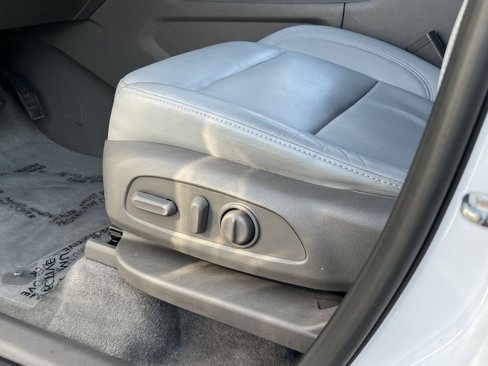 Used 2019 Chevrolet Traverse LT w/ LT Premium Package image 12