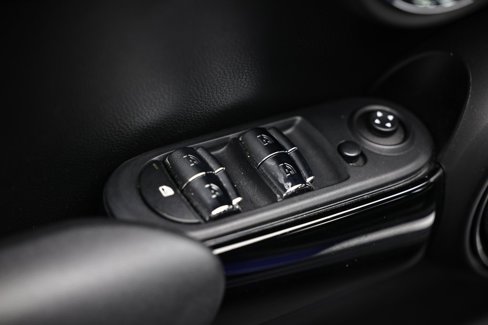 Used 2019 MINI Cooper S image 17