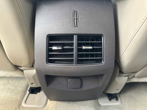 Used 2012 Lincoln MKX AWD image 36