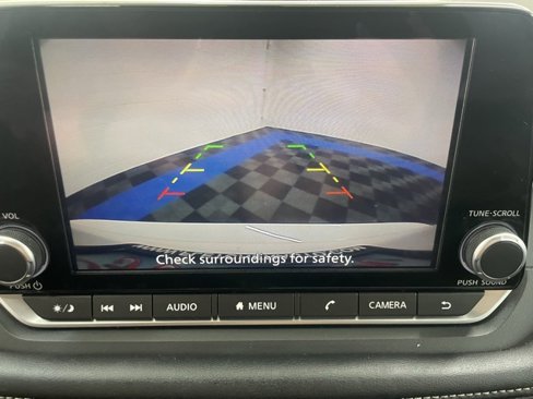 Used 2024 Nissan Rogue S image 5