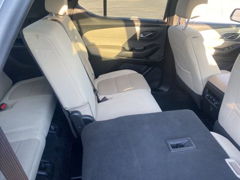 Used 2022 Chevrolet Traverse LS image 14